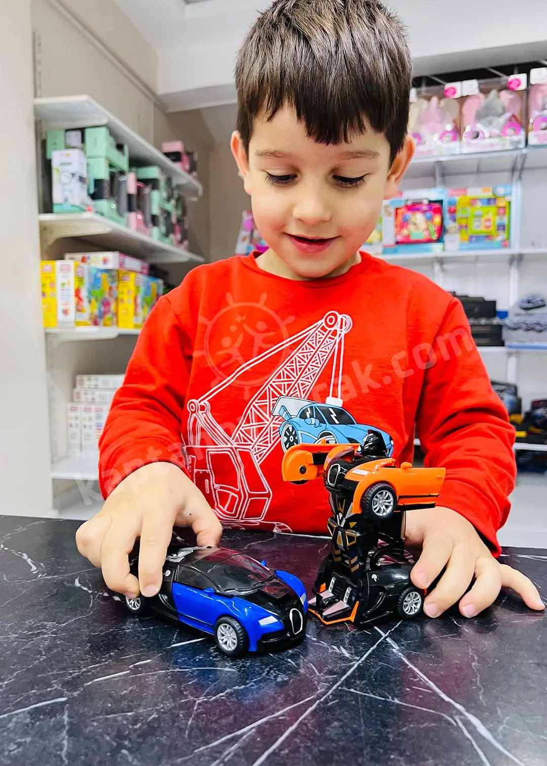 Bugatti Robota Dönüşen Sürtmeli Araba