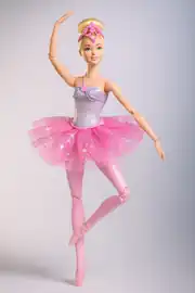 Barbie Dreamtopia Işıltılı Balerin Bebek HLC25 5
